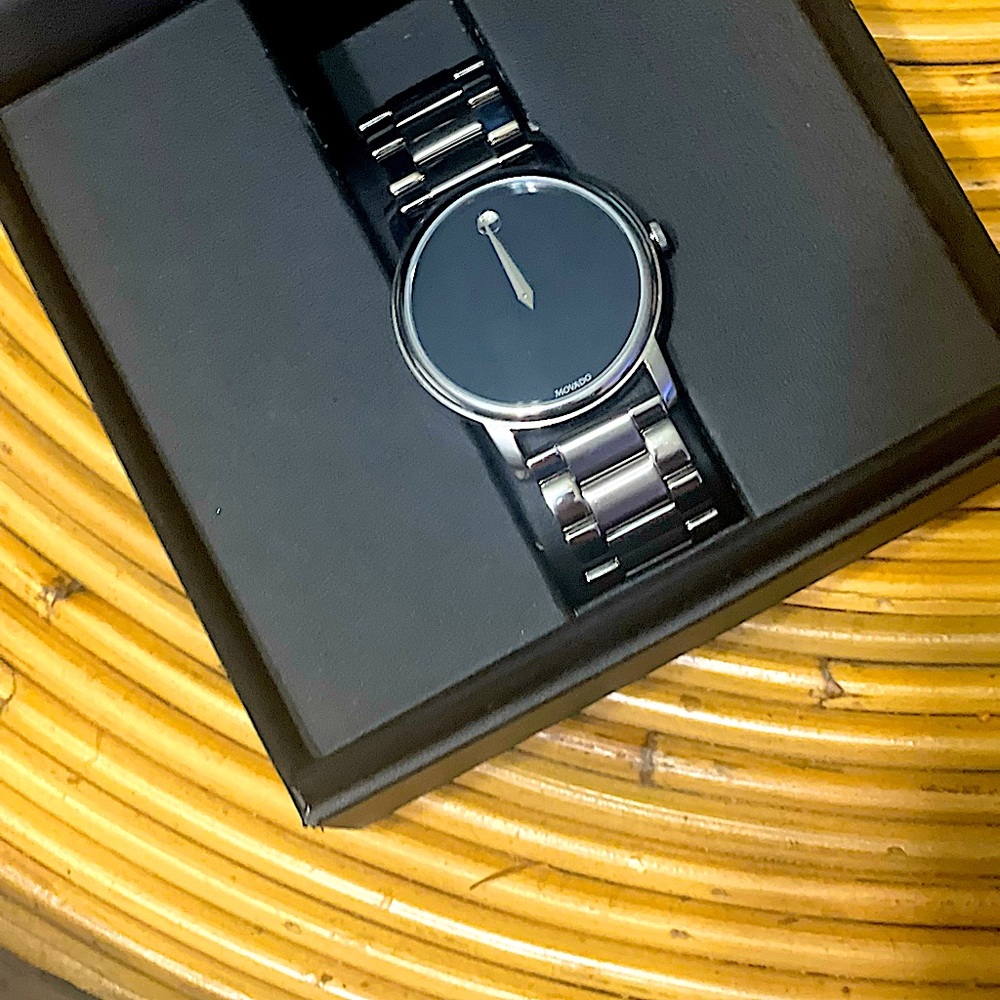 Men’s Movado Museum Classic Men's Black Dial Wristwatch MO.01.1.14.6000